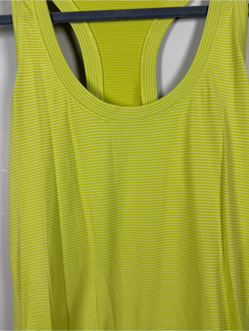 Athleta Momentum Seamless Racerback Tank Top Neon Yellow Size XL Gym Running
